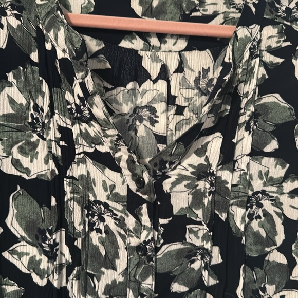 fun2fun 3/4 length sleeve top. - Picture 5 of 5